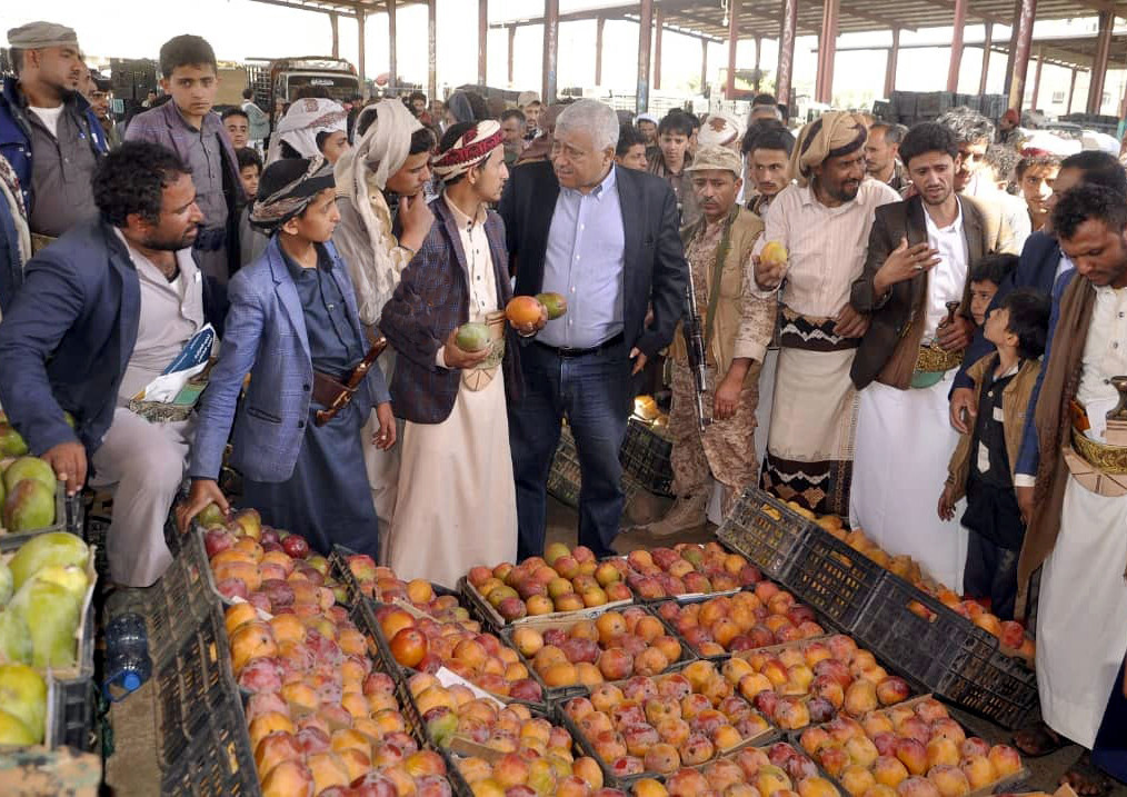 وزير الزراعة والري يدشن بيع وشراء المنتجات الزراعية بالأوزان