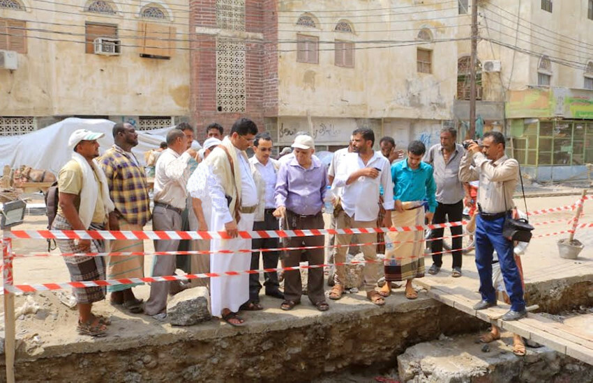 نائب رئيس الوزراء أبو لحوم يتفقد عدداً من المشاريع الخدمية بمحافظة الحديدة