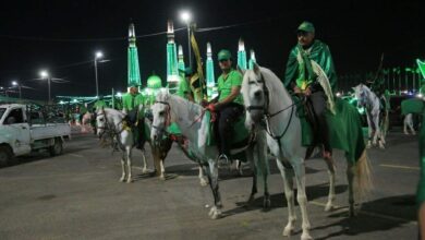 فرسان اليمن يجوبون أحياء العاصمة إبتهاجاً بذكرى المولد النبوي