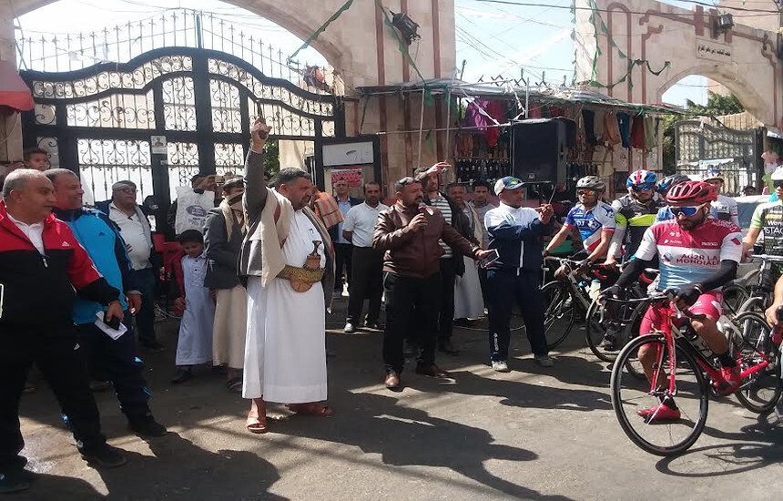 وزير الشباب والرياضة يدشن سباق الدراجات الهوائية من صنعاء إلى الحديدة